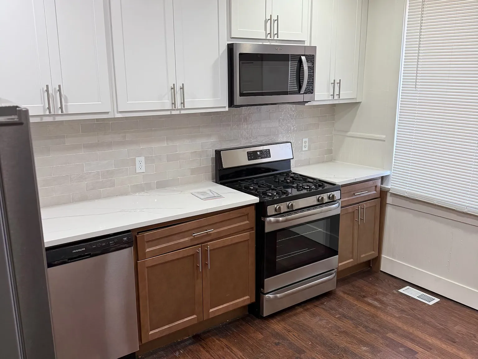 4 bed, 1936 sqft, $1,950 — Photo 2