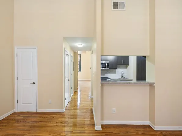 341 Monmouth Street image 6 of 17