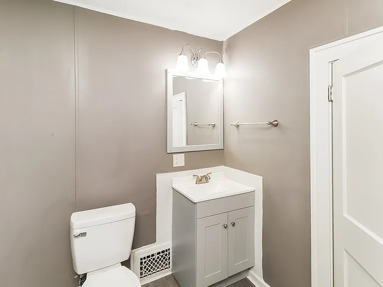 1424347_026_bathroom_12891413.jpg