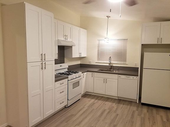 3rd image of 1910 Bluehaven Dr