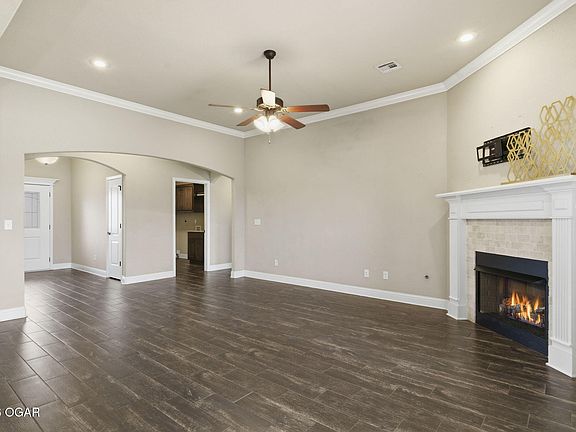 4th image of 2230 Hunter Dr