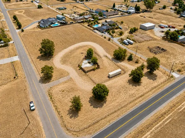 36058 Avenue 17 1/2, Madera, CA 93636