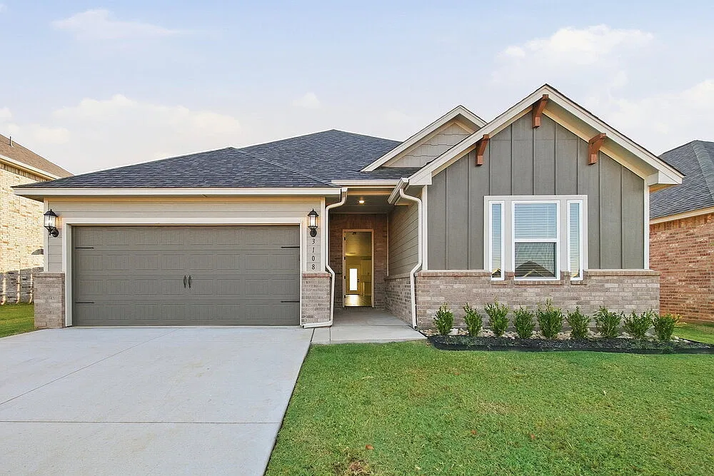 4 bed, 2.0 bath, 1802 sqft, $1,965 — Photo 1