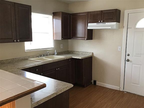 4th image of 421 Kissimmee Ave