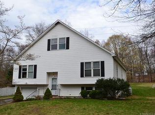129 Wynwood Dr, New Milford, CT 06776