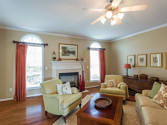 4th image of 510 Goldflower Dr