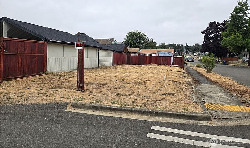 3rd image of 3251 S 58th