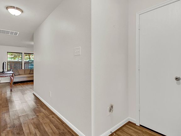 5th image of 16115 Sweetwater Fields Ln