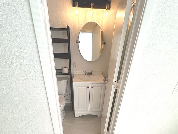 4th image of 2306 Garfield Ave SE #0B-1Ba-320Sqft