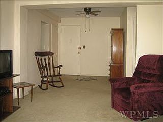 2nd image of 600 Locust St APT 6A