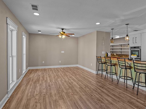 5th image of 1017 Rosedale Rd