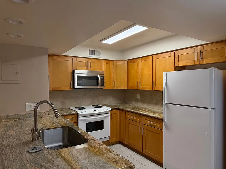 1128A Herbert Ave — Photo 4