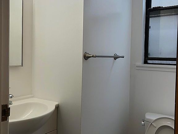 3rd image of 1736 Laguna St #1736