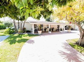5351 SW 98th Ct, Miami, FL