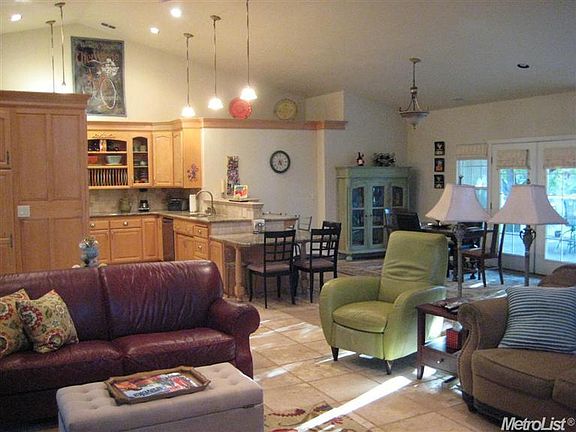 4th image of 7139 Almond Ave