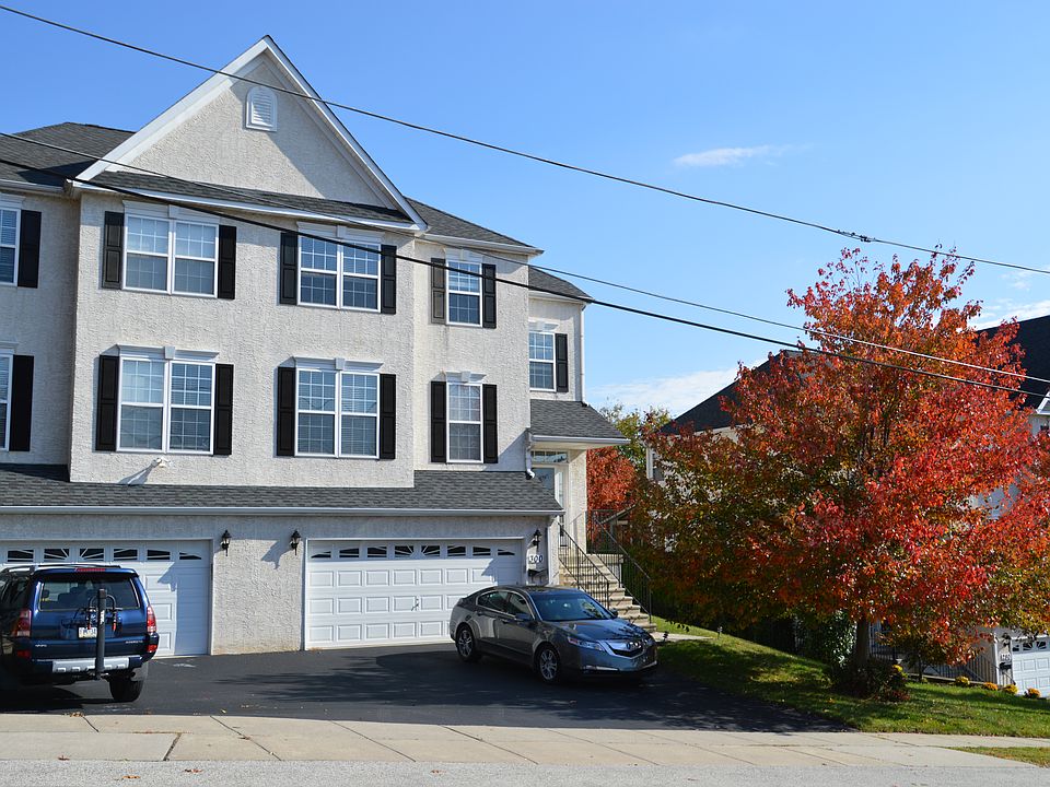 4000 SQ FT with Double Bay Garage.