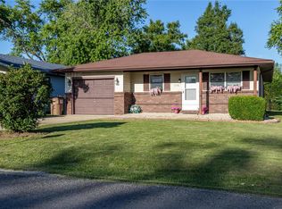 196 Sunset Dr, Bethalto, IL