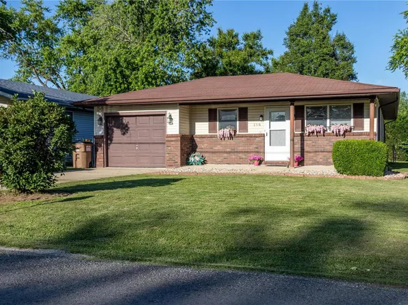 196 Sunset Dr, Bethalto, IL 62010