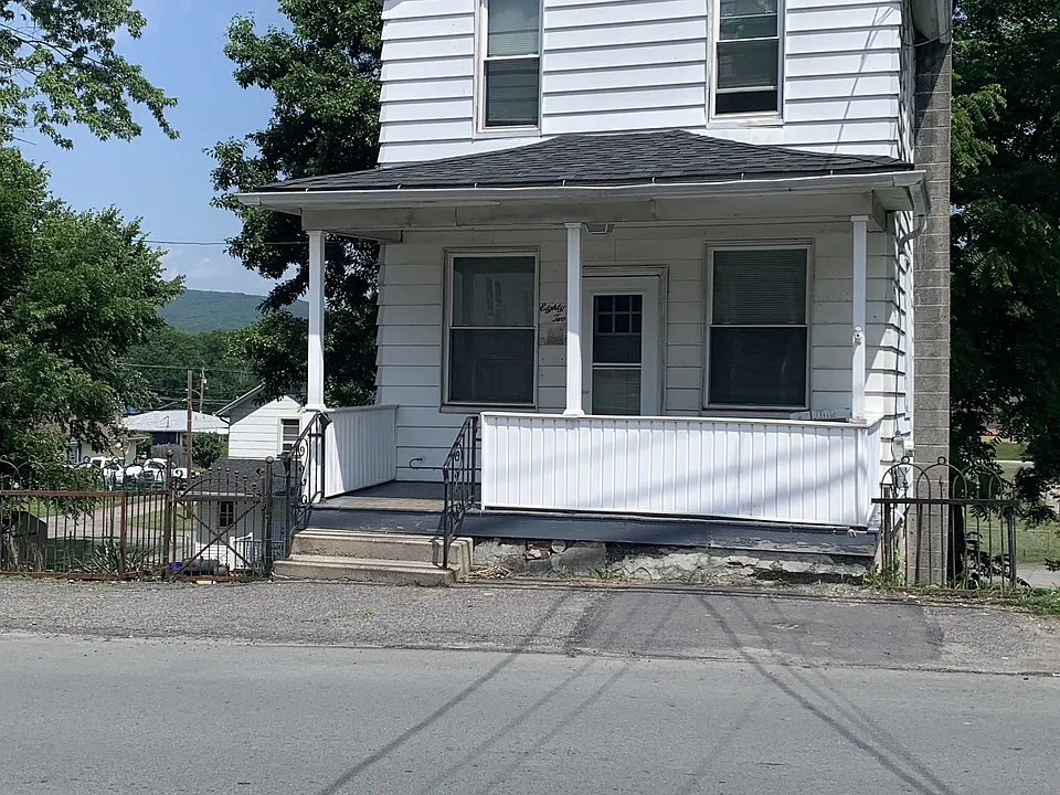 82 Parsonage St