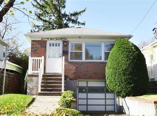 79-24 270th St, New Hyde Park, NY 11040