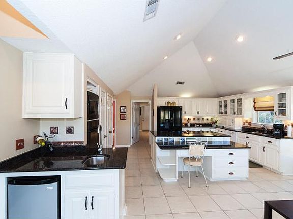 5th image of 621 Birkdale Cir