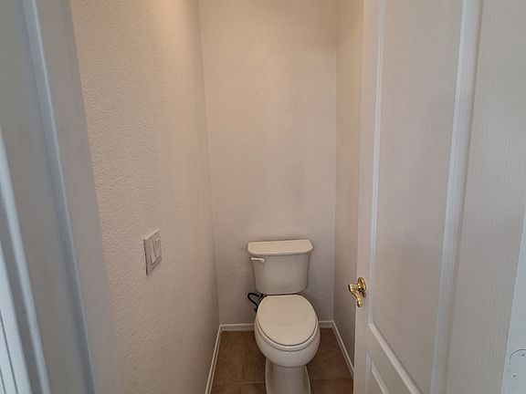 3rd image of 7635 E Des Moines Cir