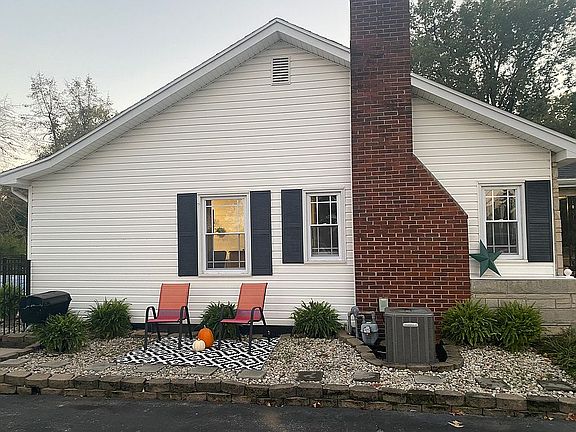 3rd image of 256 Willow Dr