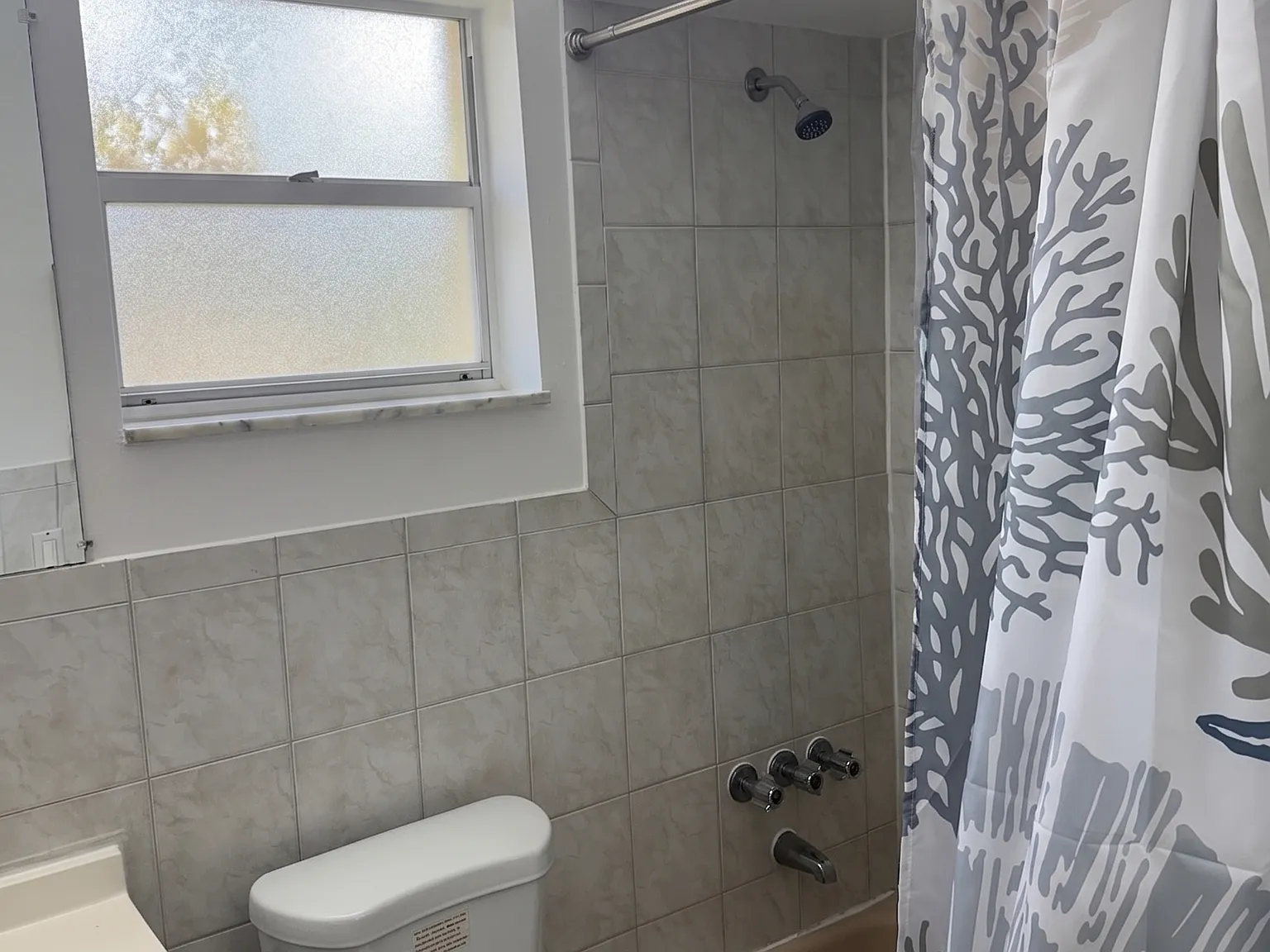 3 bed, 1300 sqft, $2,250 — Photo 2