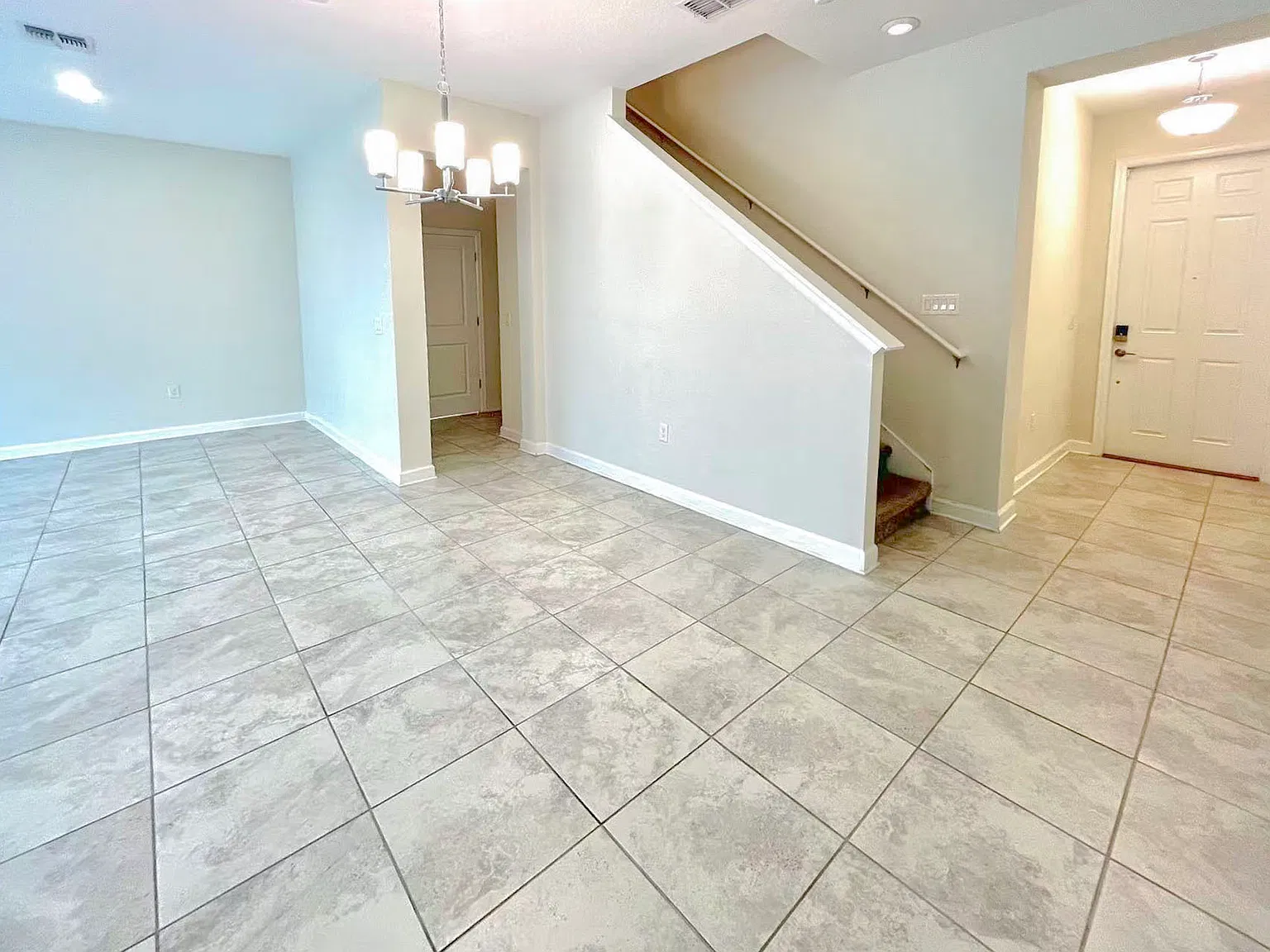 3 bed, 2.5 bath, 1859 sqft, $2,249 — Photo 4