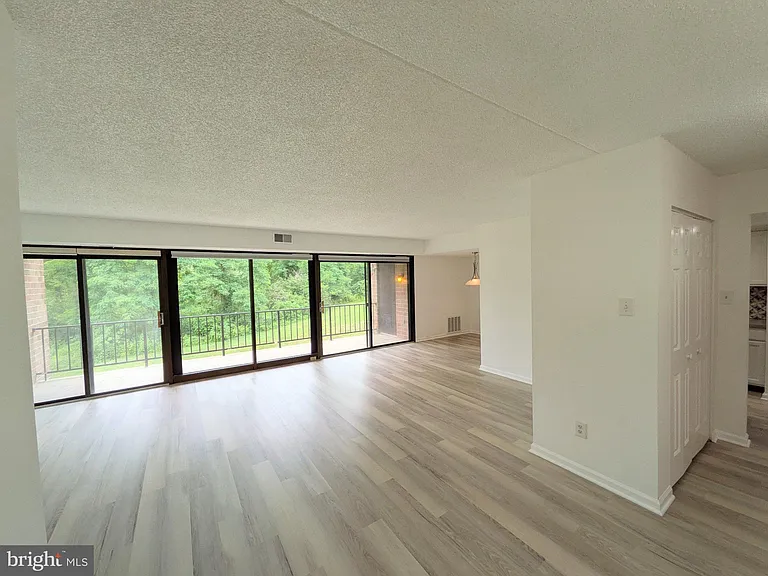 34 Hermitage Dr #34 — Photo 5