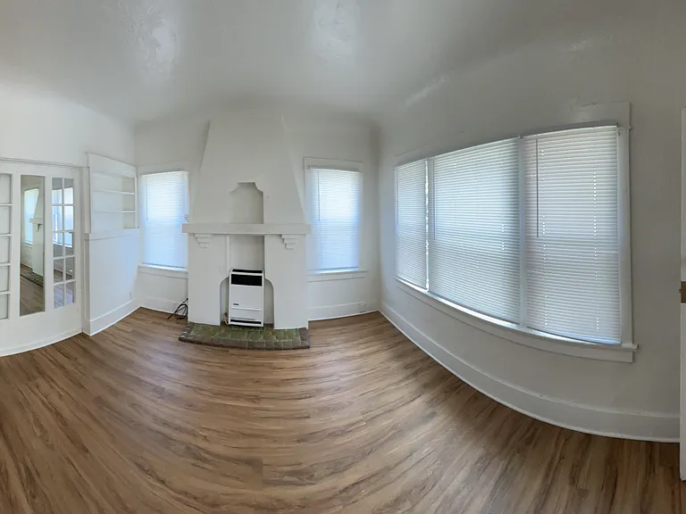 643 E 7th St #2 — Photo 8
