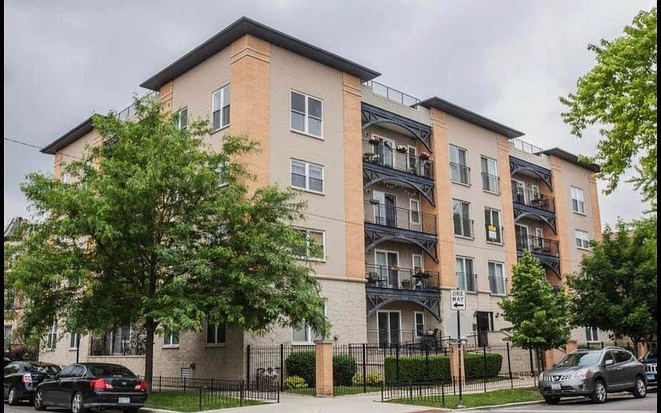 1st image of 2720 W Cortland St APT 104