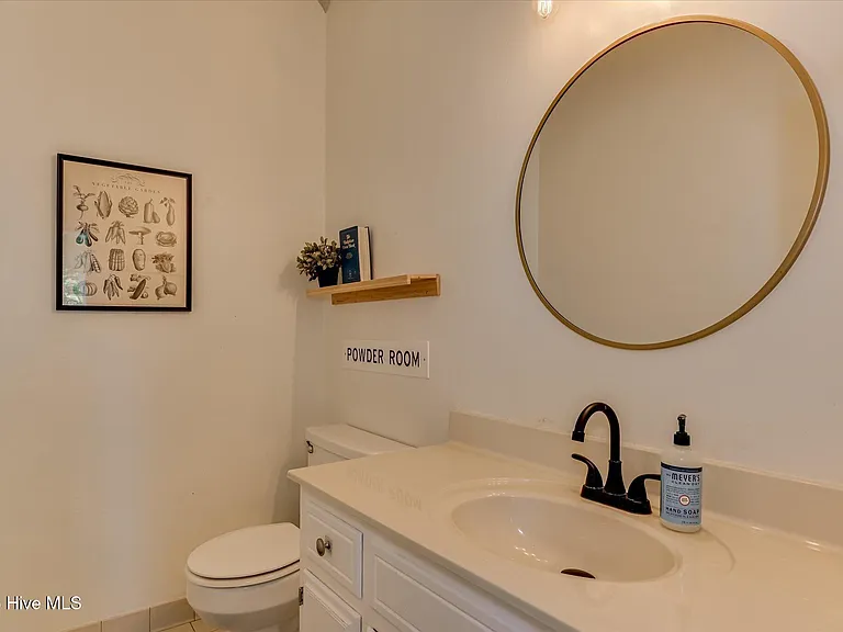 1084 Severn Dr — Photo 14