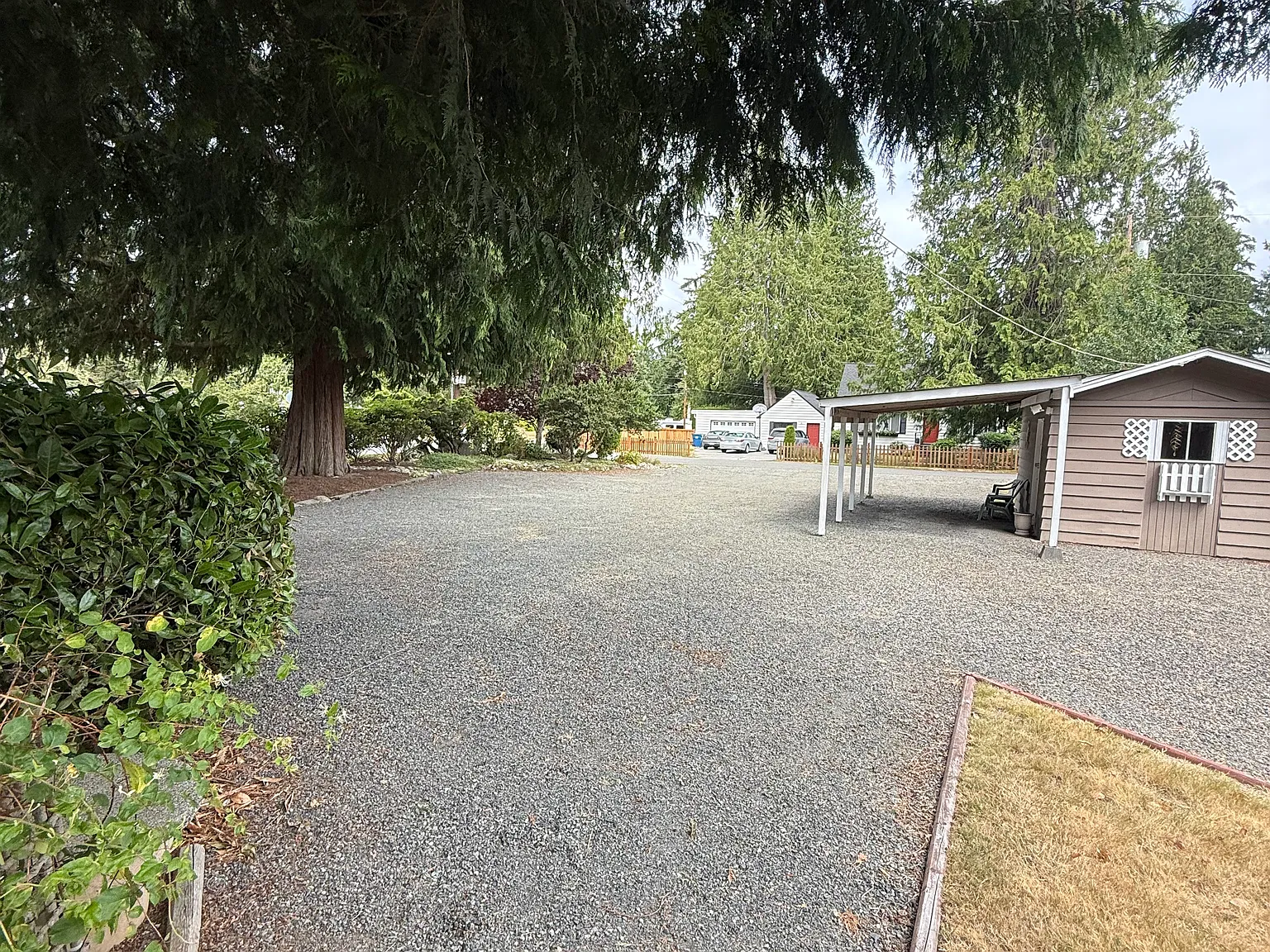 4 bed, 2318 sqft, $3,949 — Photo 4