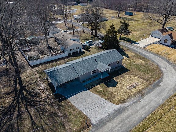 3rd image of 506 Fairbanks St