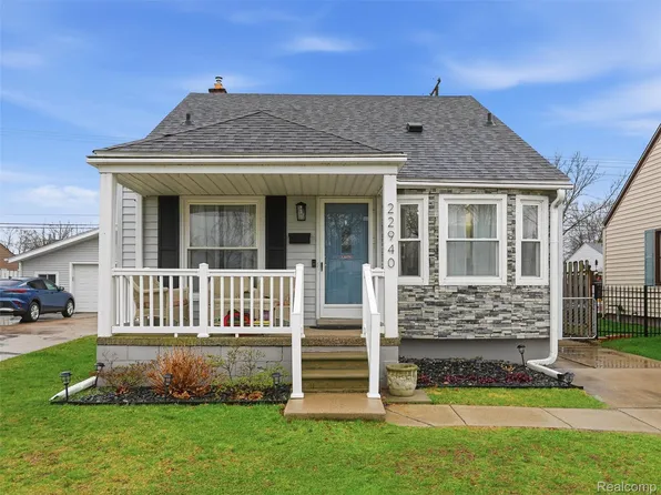 22940 Maxine St, Saint Clair Shores, MI 48080