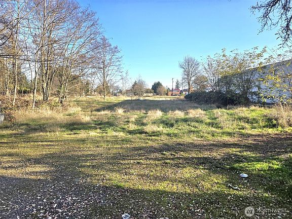 5th image of 606 Yelm Avenue W