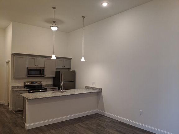 4th image of 12 White St #25