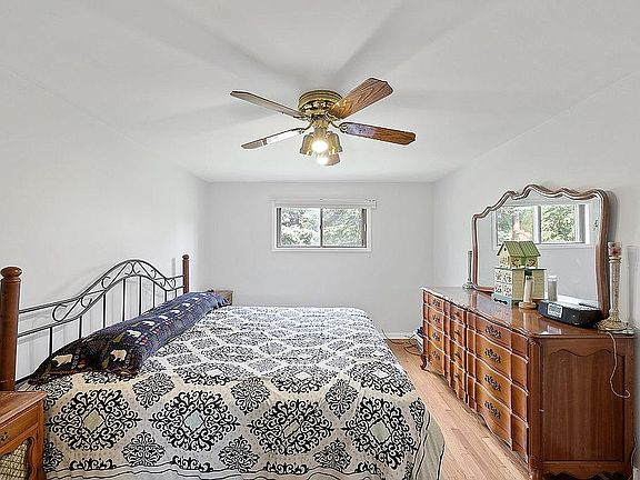 4th image of 1835 Edenhall Dr