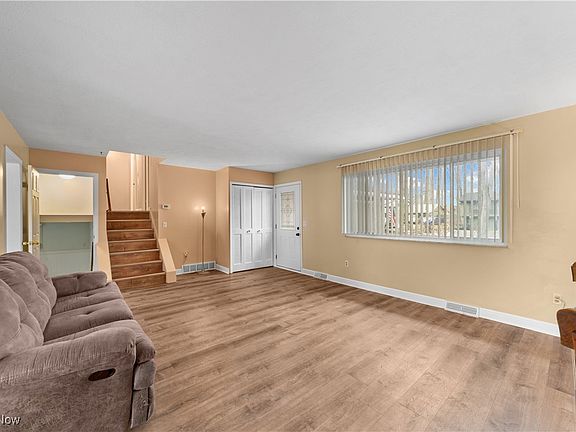 3rd image of 649 Augdon Dr