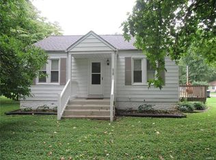 528 Saint Clair Rd, Fairview Heights, IL 62208