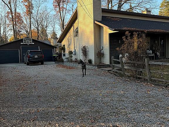 2nd image of 159 W Spruce St