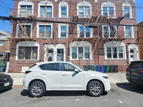 2159 East 2nd Street image 2 of 14