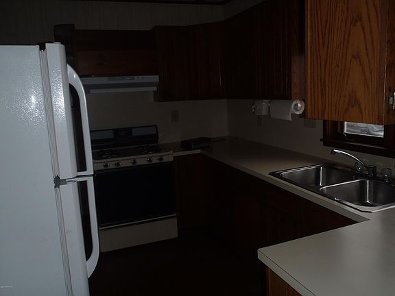 3rd image of 811 Garfield Ave NW