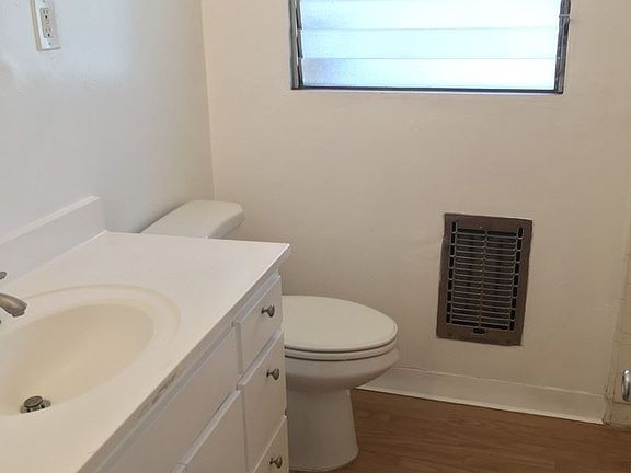 3rd image of 3945 W 8th St APT 7