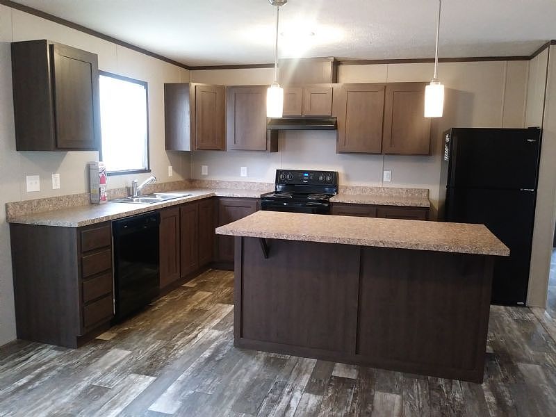 2nd image of 151 Chestnut Blvd