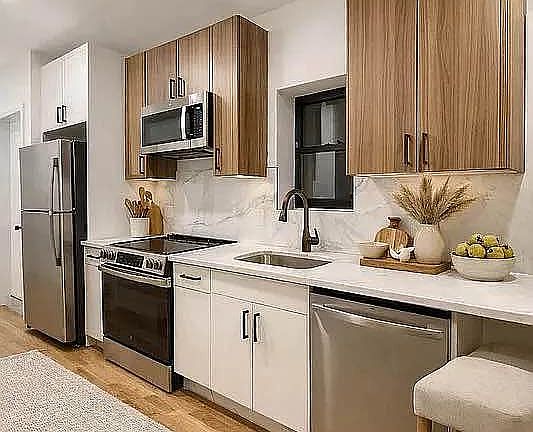 2nd image of 365 W 126th St #3L