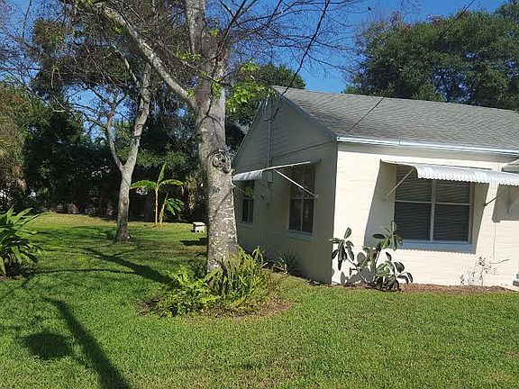 2nd image of 241 Pelican Ave