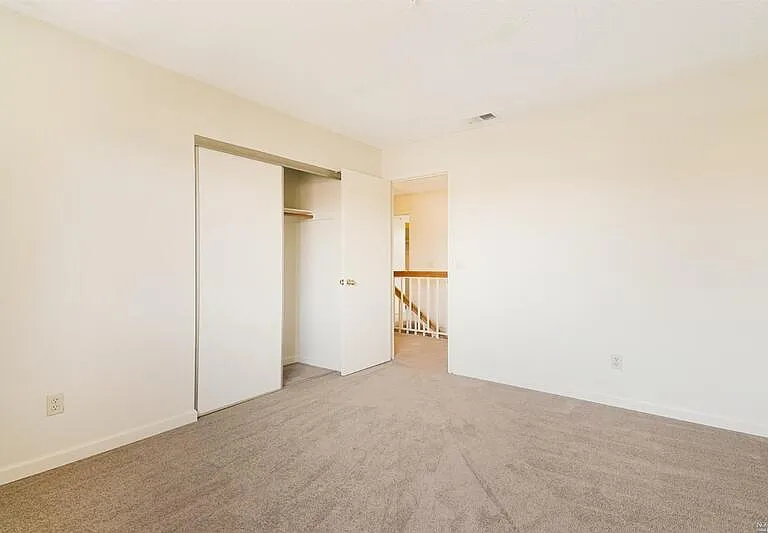7 Meridian Cir — Photo 19
