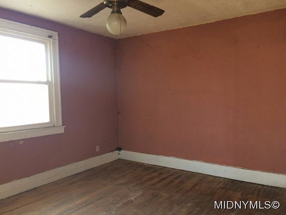 5th image of 9 W Whitesboro St